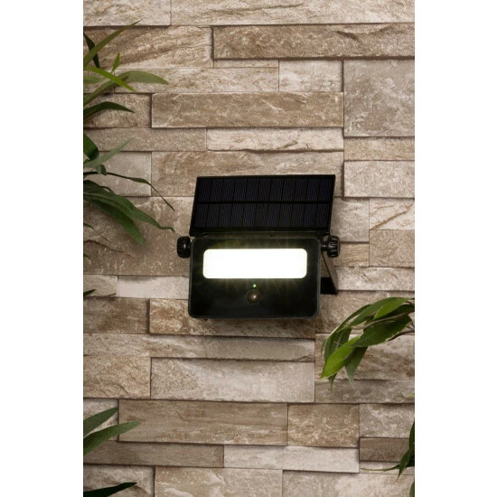 BHS Lighting Solar Powered Wall Light With Sensor For Unisex 4 BHS Lighting Solar Powered Wall Light With Sensor For Unisex - Image 4