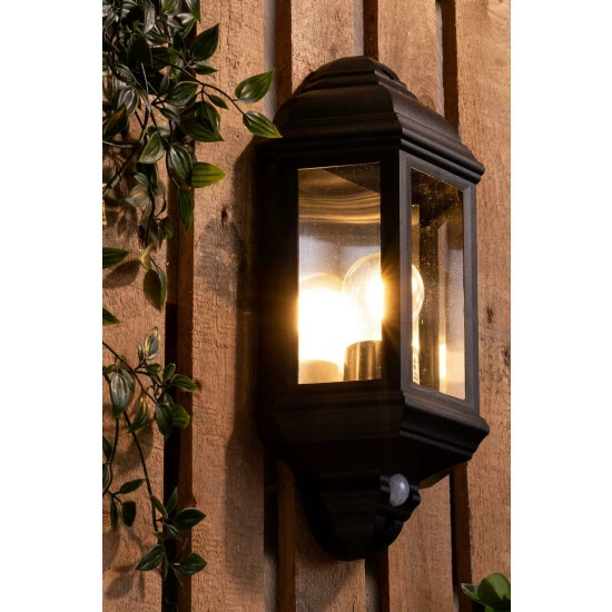 BHS Lighting Hunda Wall Light With Sensor For Unisex 4 BHS Lighting Hunda Wall Light With Sensor For Unisex - Image 4