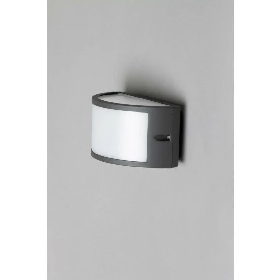 BHS Lighting Chase Wall Light For Unisex 2 BHS Lighting Chase Wall Light For Unisex - Image 2