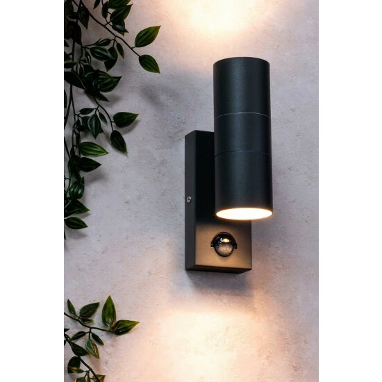 BHS Lighting Jared Wall Light With Sensor For Unisex 4 BHS Lighting Jared Wall Light With Sensor For Unisex - Image 4