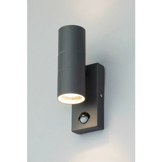 BHS Lighting Jared Wall Light With Sensor For Unisex 6 BHS Lighting Jared Wall Light With Sensor For Unisex - Image 6